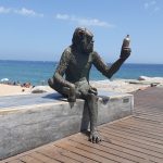 Estatua anís del mono final ruta costa puente del petróleo Wheeling Barcelona